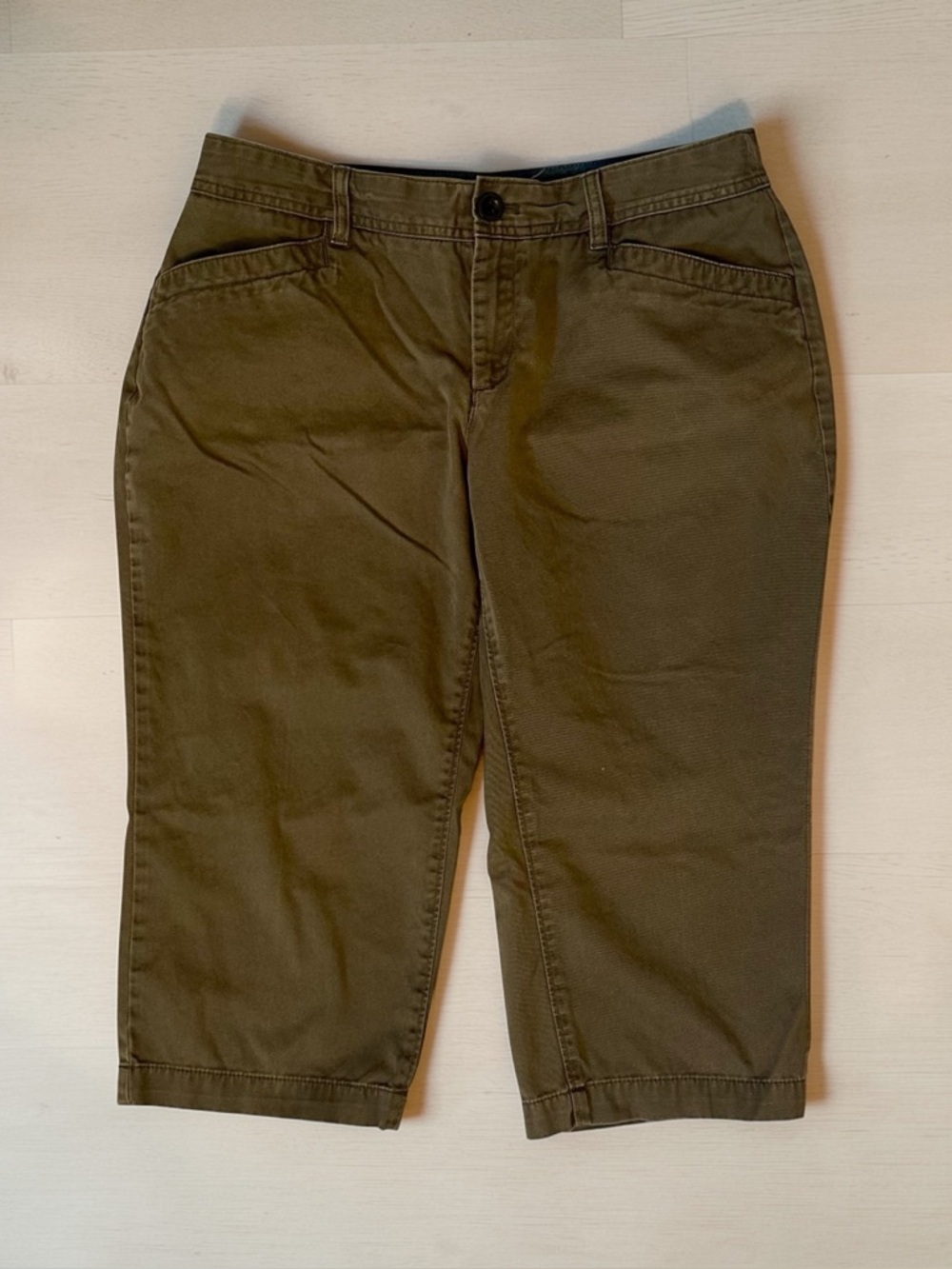 Eddie Bauer Capri Pants